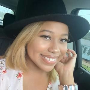 Meet your Posher, Nia